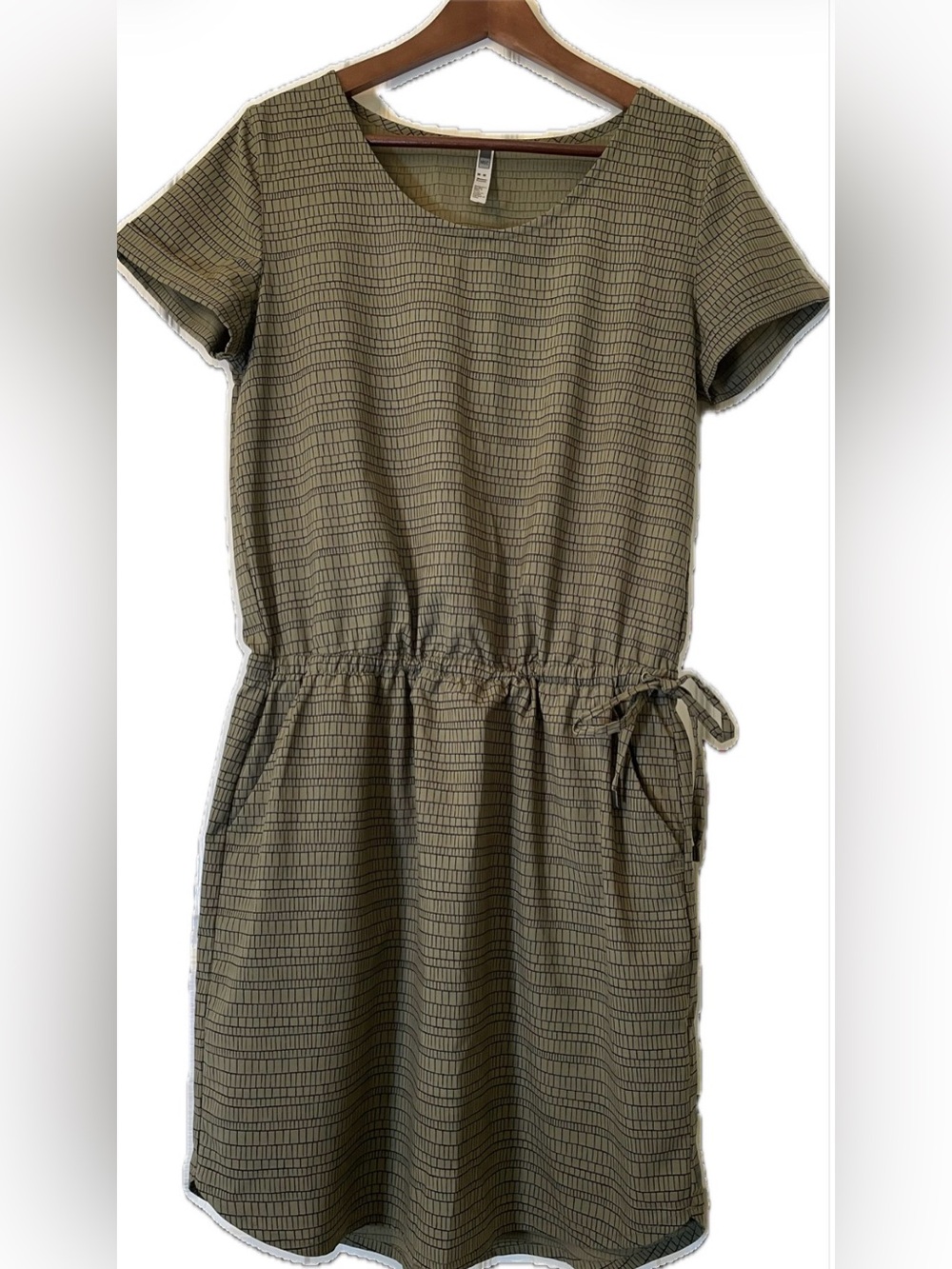 Olive green Mountain Equipment Coop (MEC) quick dry travel dress - Medium